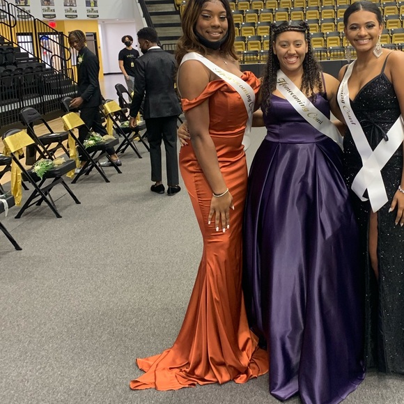 Large ( Heavy Chest Friendly) Also has a train - Picture 3 of 6